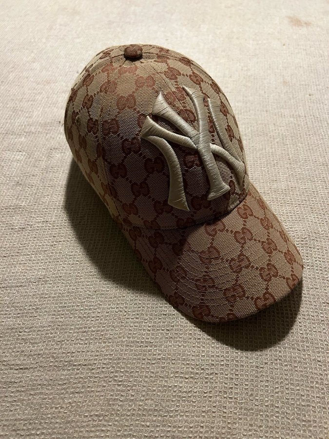 Gucci NY Yankees keps