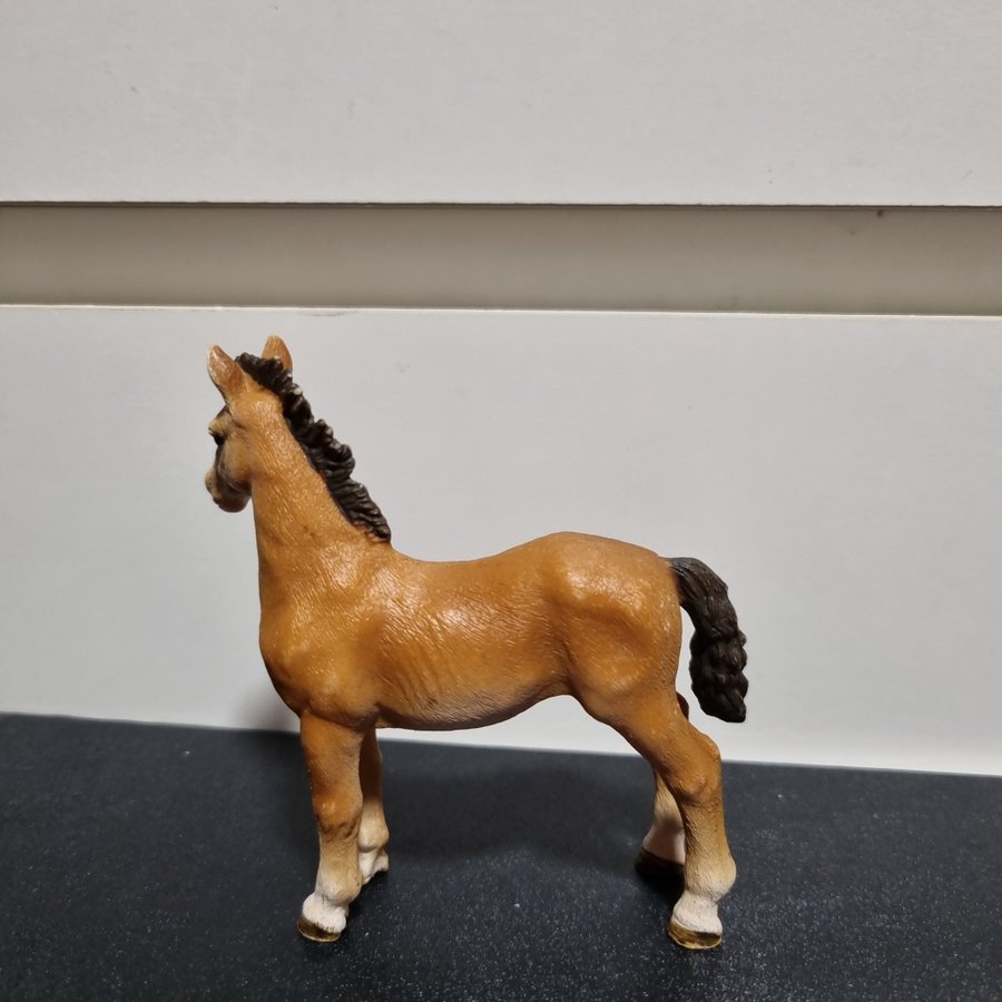 Schleich 13714 Tennessee Walker Ettåring