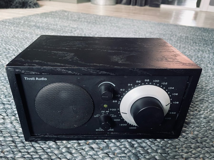 Tivoli audio radio model one