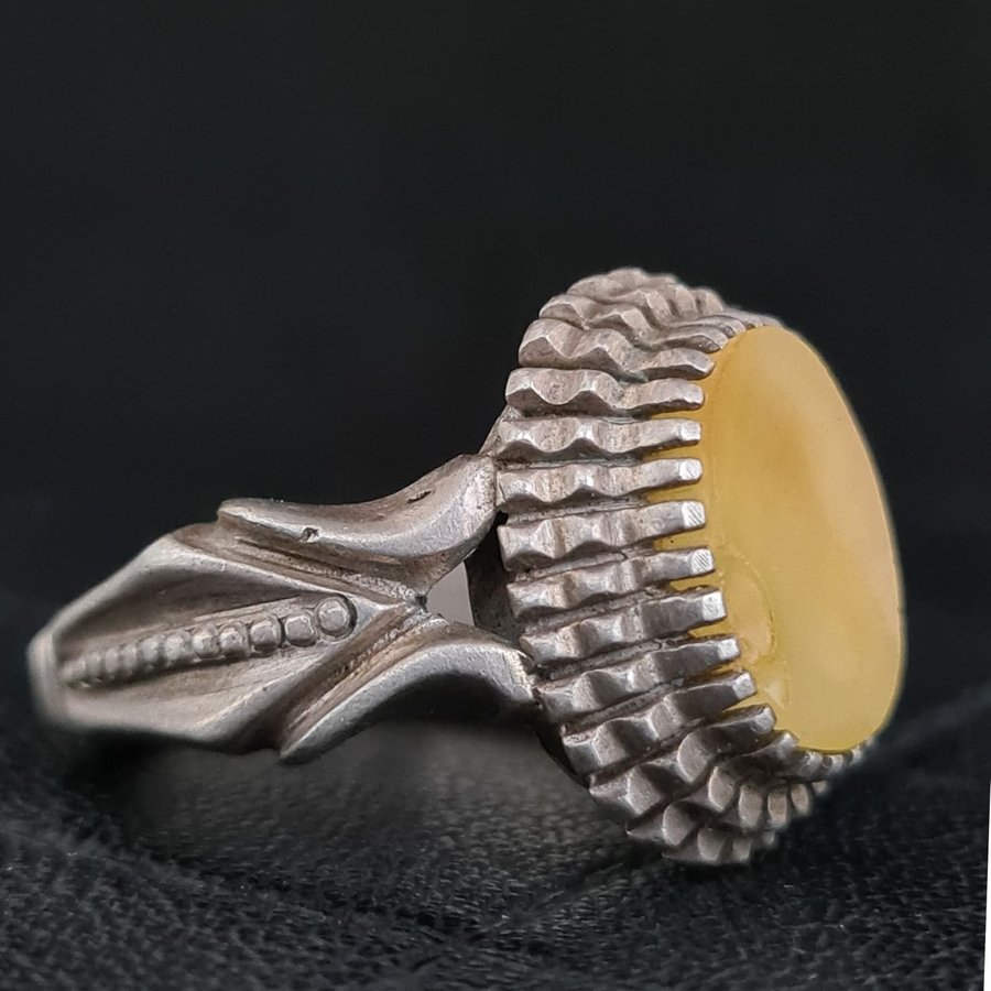 Handgjord ring silver 925 , Naturell bärnsten ,art deco