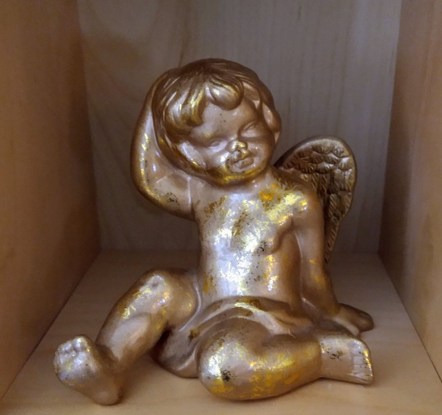 Guldfärgad ängelfigur figurin ängel putto kerub vintage