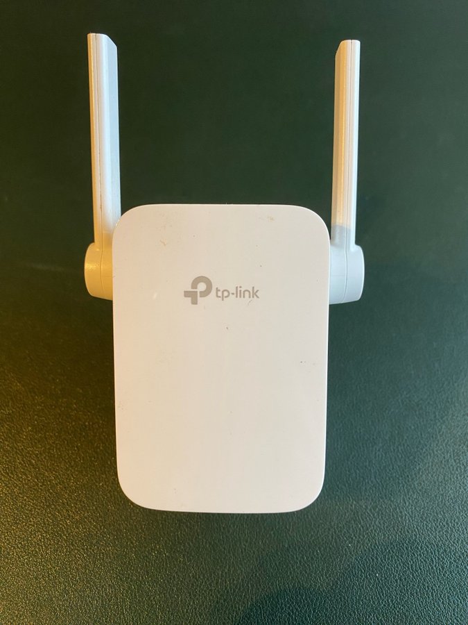 TP-Link RE305 wifi range extender