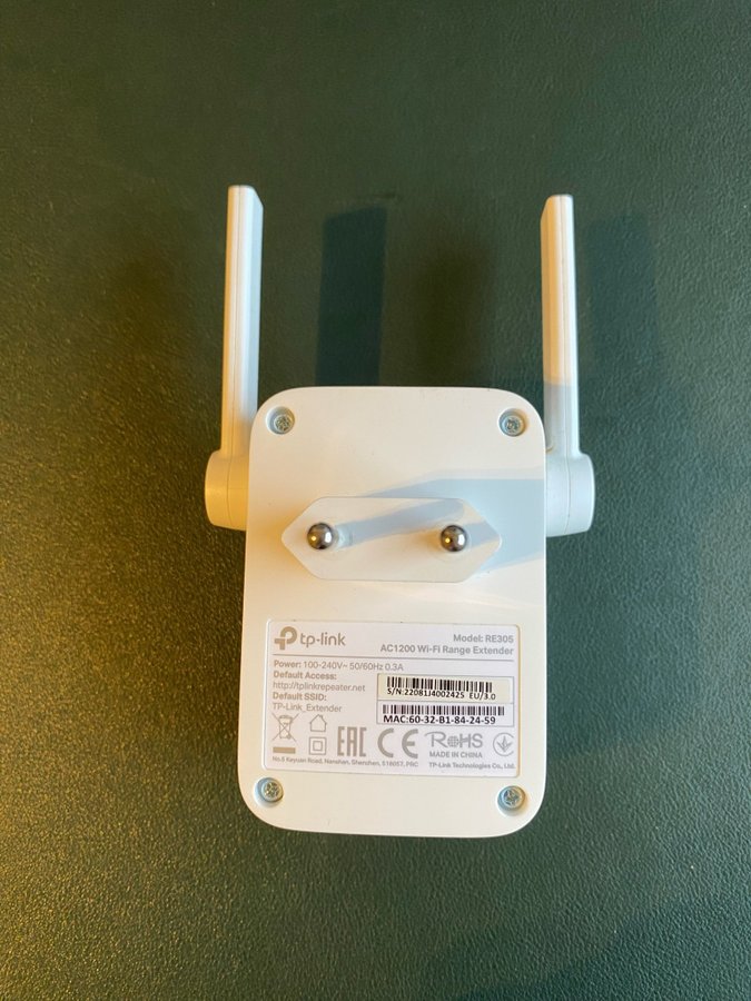 TP-Link RE305 wifi range extender