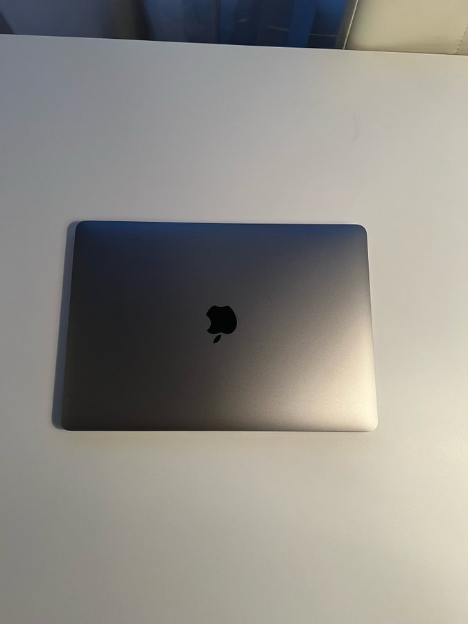 MacBook Pro 13 2019