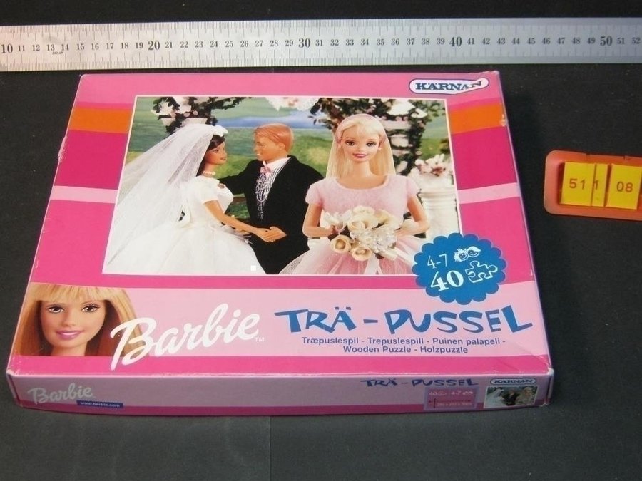 40 b Barbie äldre Kärnan Trä-Pussel, Komplett