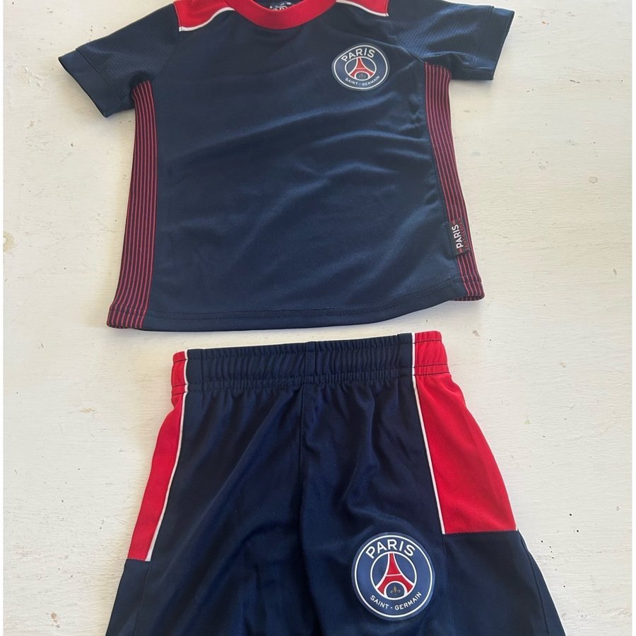 Paris Saint-Germain blå röd fotbollströja och shorts set storlek 4A