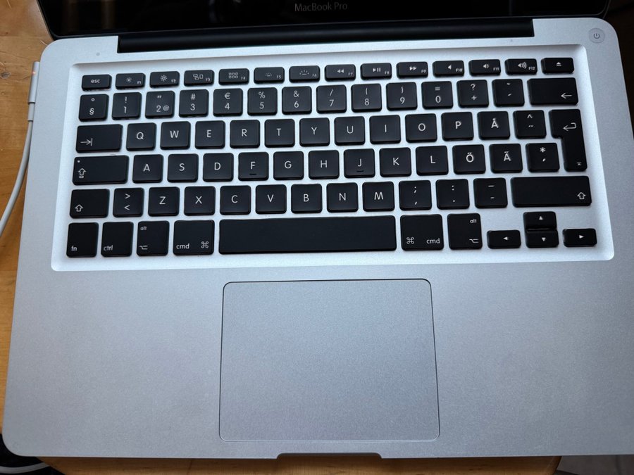 Finskick i5 Intel, 3,1 GHz MacBook Pro 16GB/256GB SSD Office serie