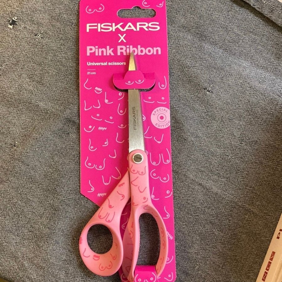 Fiskars x Pink Ribbon Universalsax 21cm