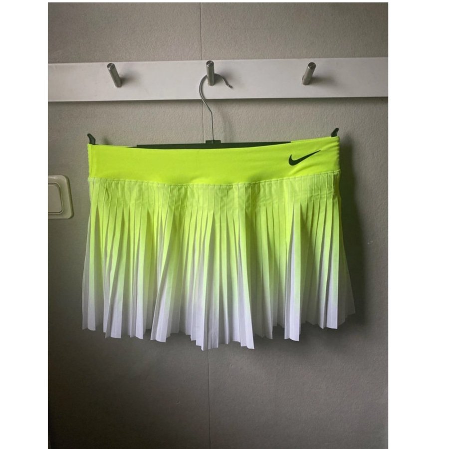 Nike limegröna kjolar, storlek M