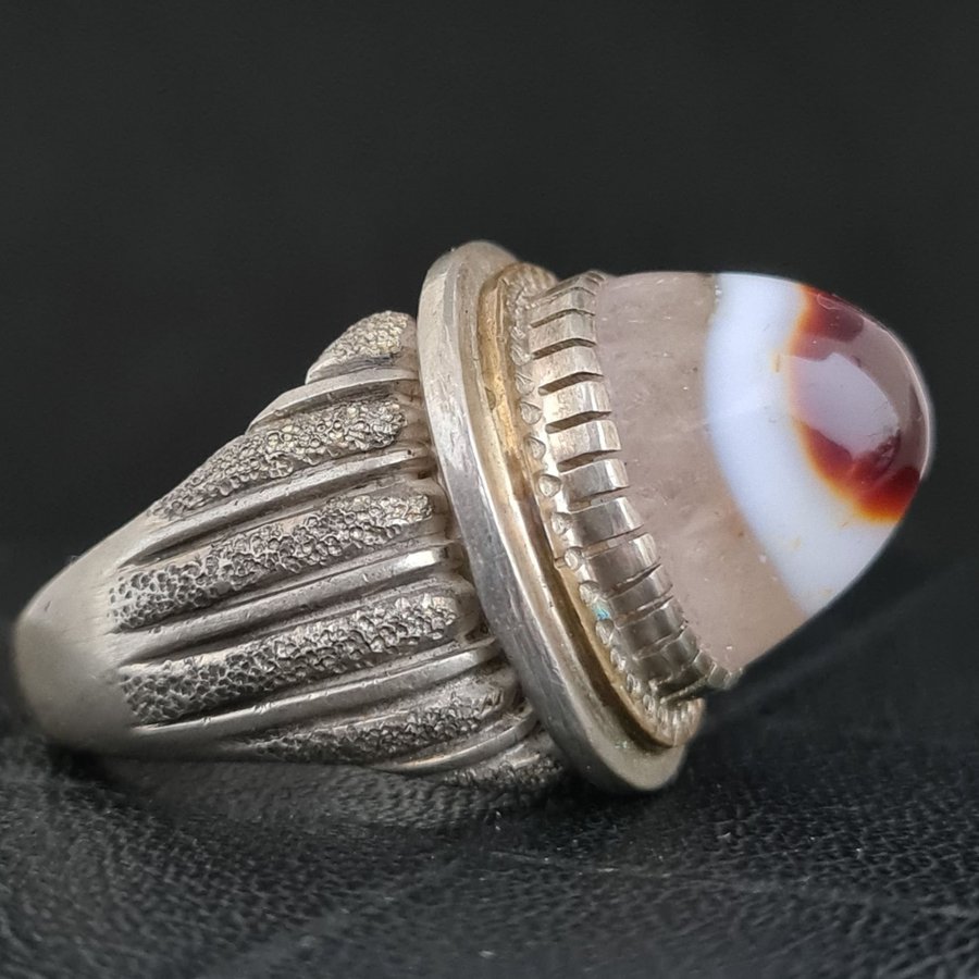 OVANLIGT DESIGN VINTAGE RING HANDGJORD, KRAFTIGT, ÄKTA SILVER, ÄKTA AGAT STEN