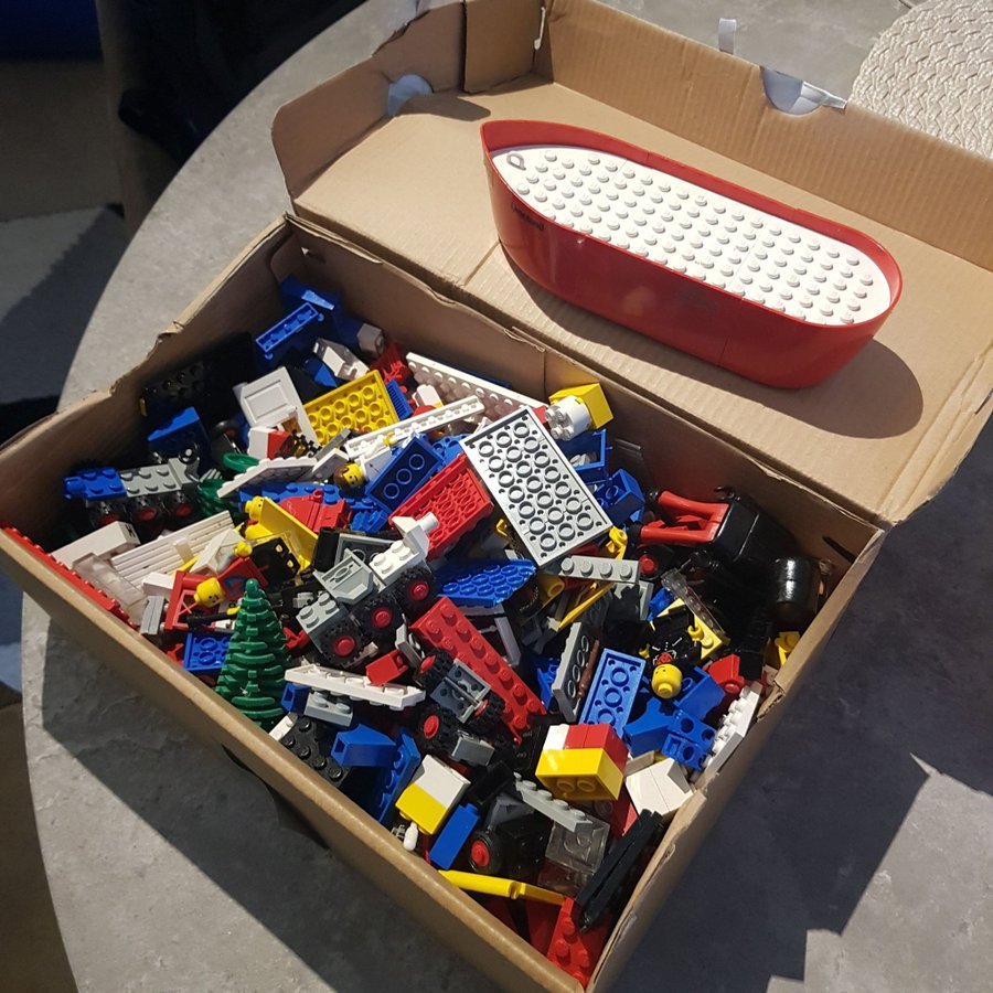 1.7kg VINTAGE LEGO (80-tal, ish)