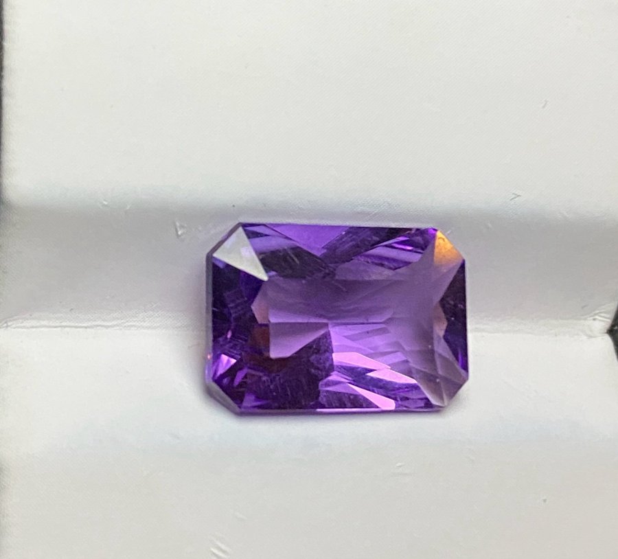 Natural Amethyst 605 carat