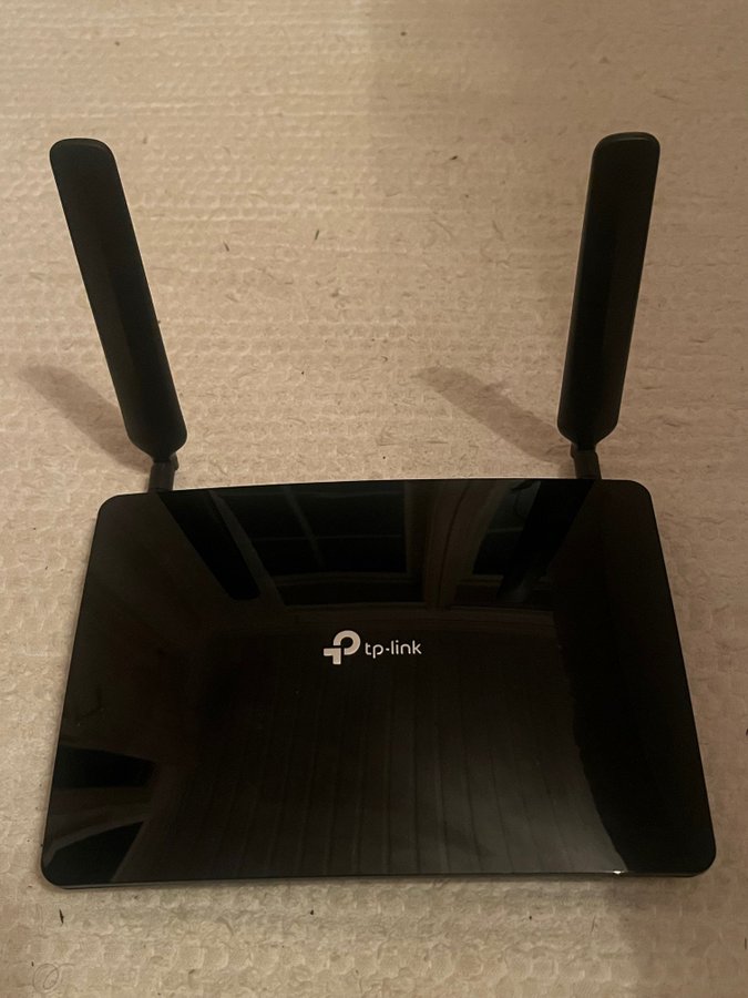 TP-Link Archer MR400 router