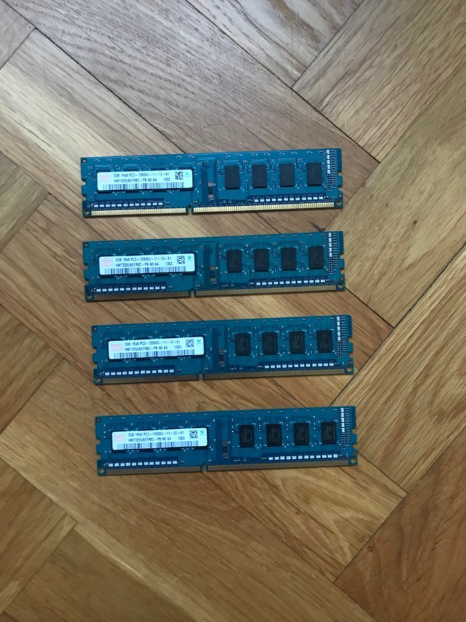 4 st Hynix 2GB 1600MHz DDR3 Memory