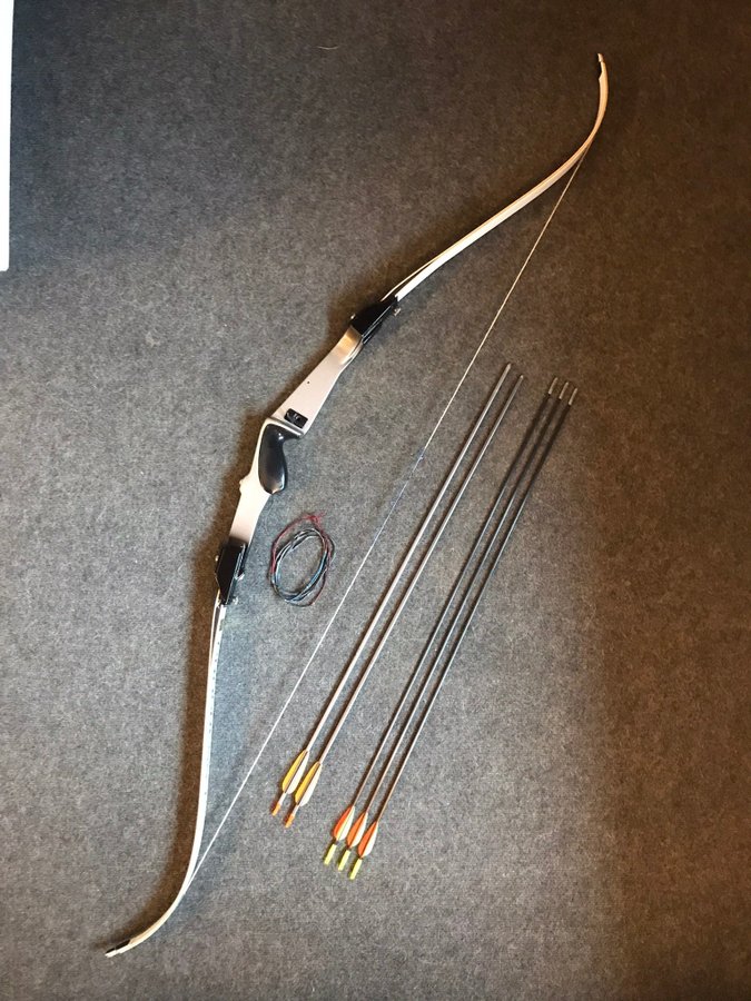 Samick Progress-I, recurve-båge med pilar