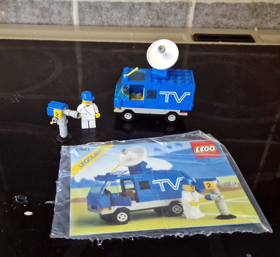 LEGO classic town 6661 TV Van / Mobile TV Studio retro vintage legoland