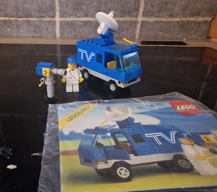 LEGO classic town 6661 TV Van / Mobile TV Studio retro vintage legoland