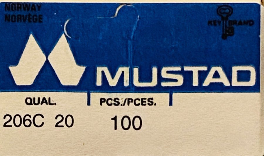 MUSTAD nr20. Qual 206 C. Otroligt små krokar! 100st i asken guldplaterade !