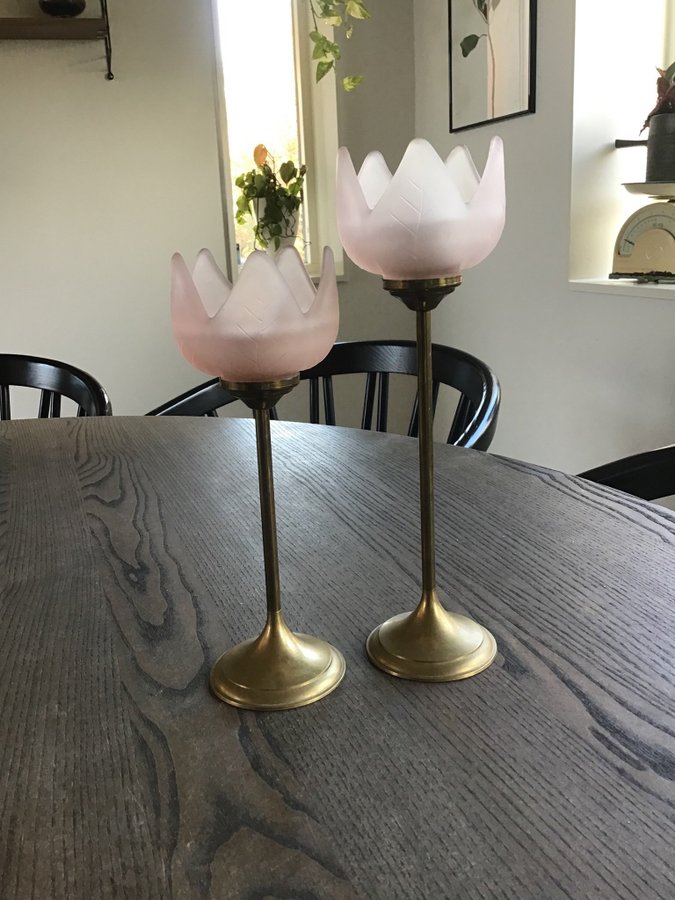 2 st ljusstakar tulpan i rosa glas och mässing retro