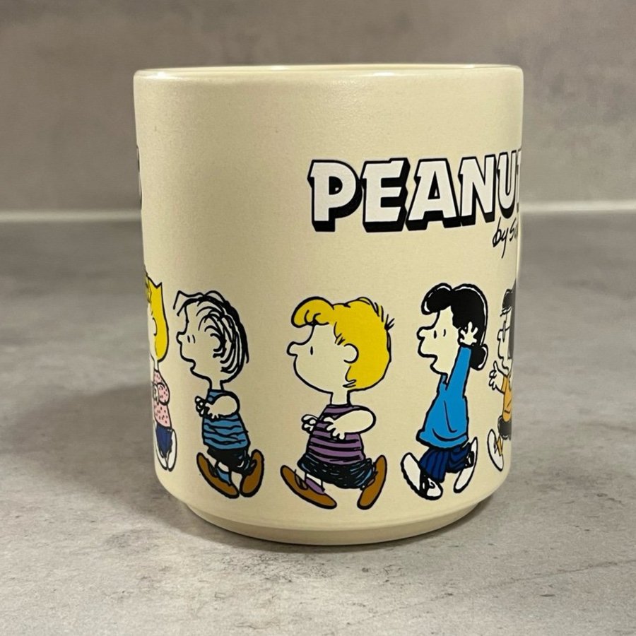 Peanuts SnoopyGang Lucy Charlie Brown Mugg Typo