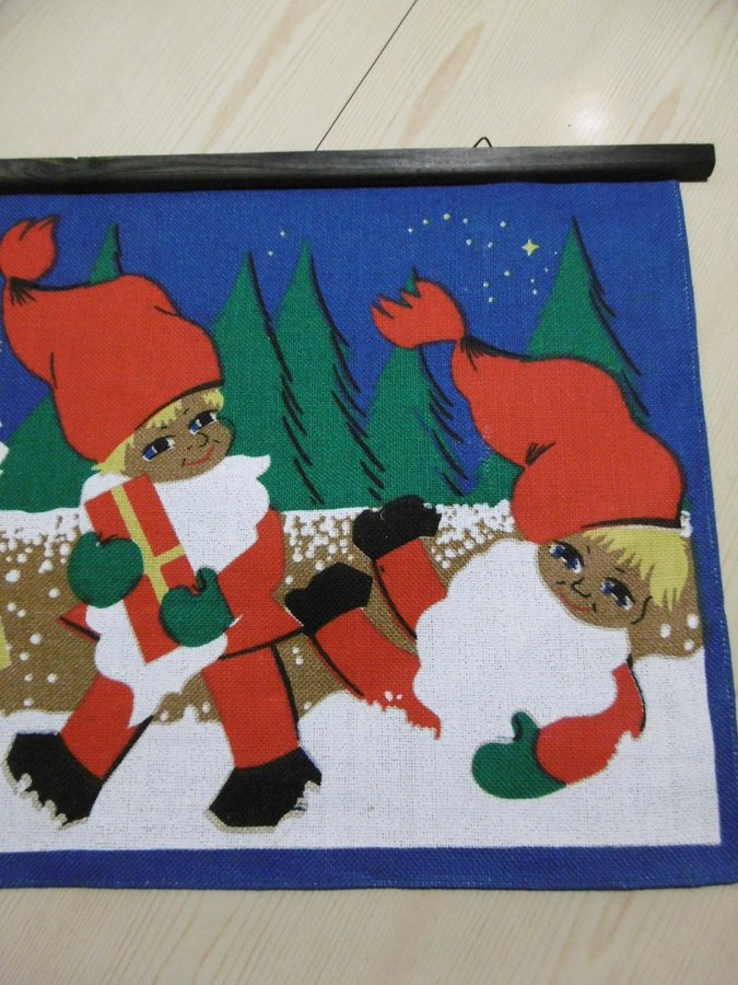 Retro bonad julmotiv med tomtar design Bühler 58x35 cm