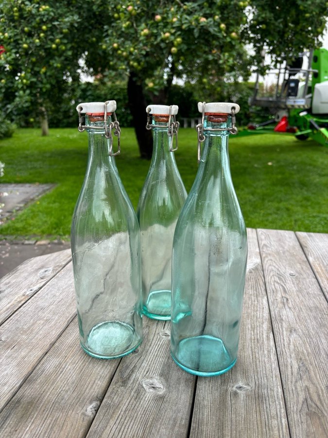 Glasflaskor 2 st Årnäs 1st Surte med patentkork i porslin Vintage