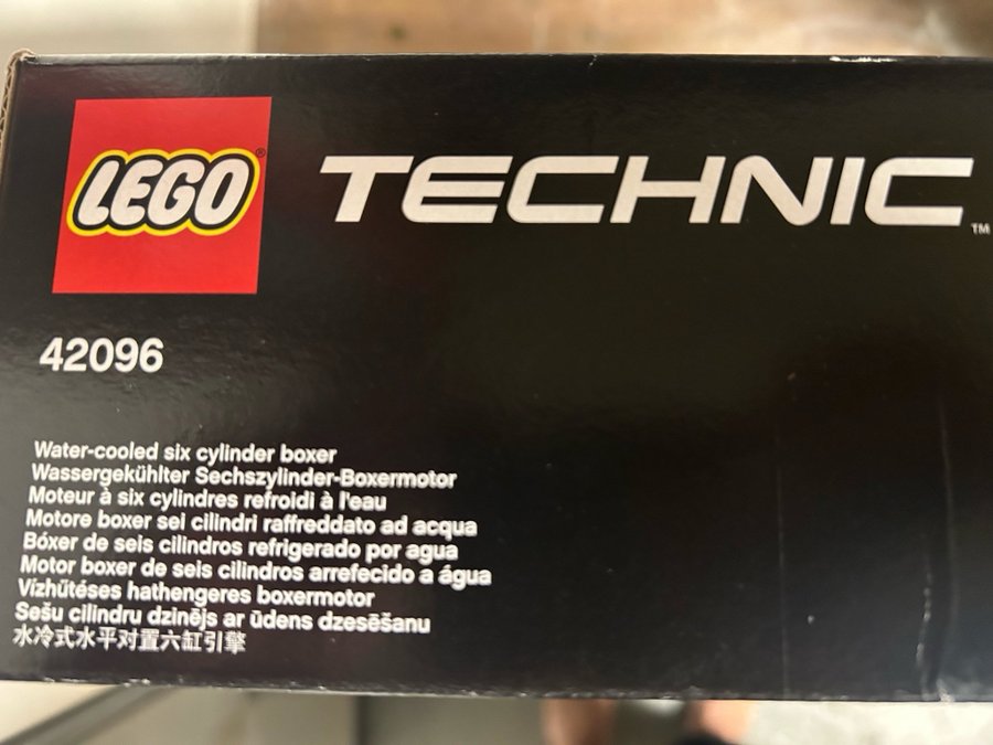 LEGO Technic 42096 Porsche 911 RSR