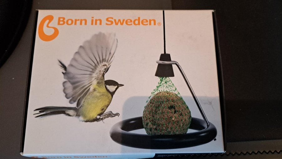 Fågelmatare Born in Sweden