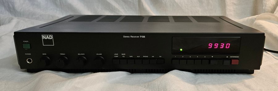 NAD 7125 Stereo Receiver - Vintage