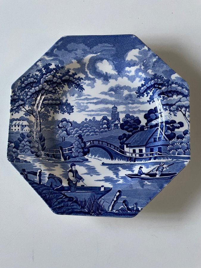 Ett fint fat/tallrik från Royal Staffordshire