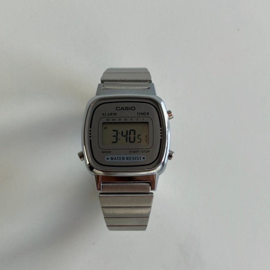 Casio Collection LCD/Stål 30.3x24.6 mm