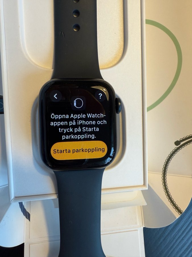 Säljer en Apple Watch Series 7 GPS 41mm i svart färg