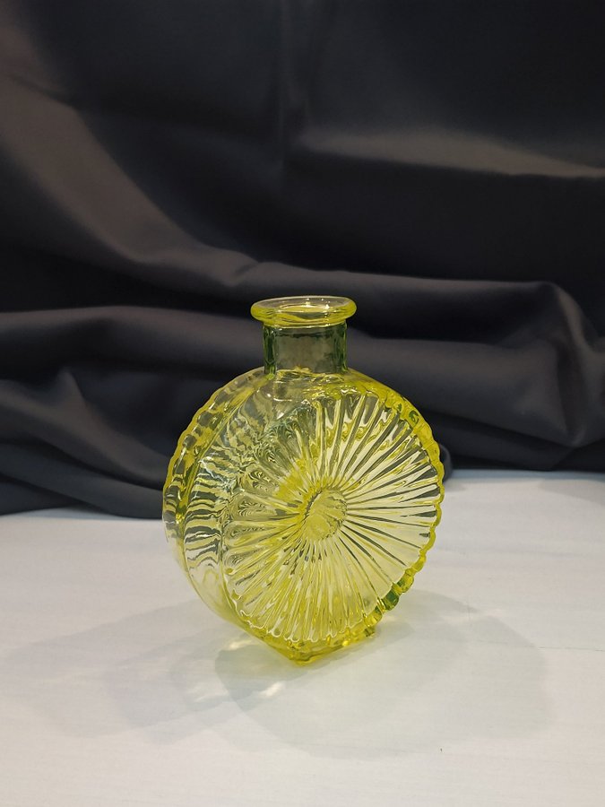 1/4 sun bottle , riihimäen lasi , uranium glass