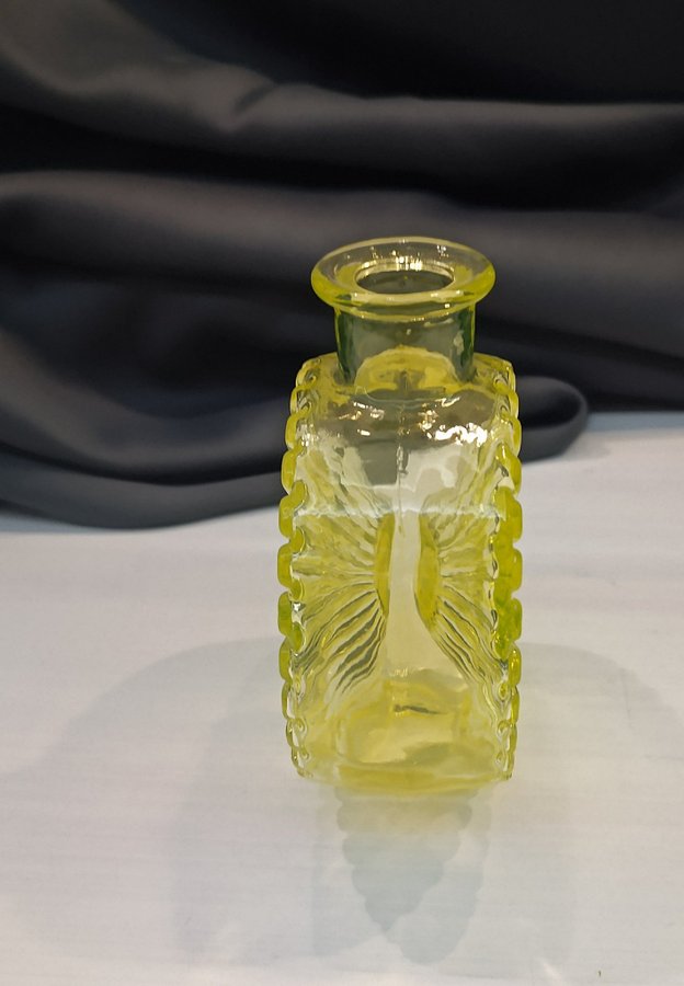 1/4 sun bottle , riihimäen lasi , uranium glass