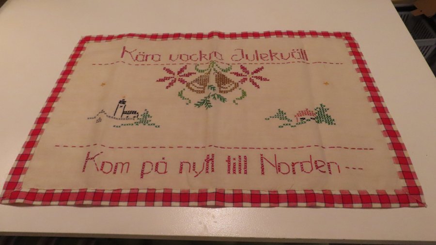 Bonad med broderi