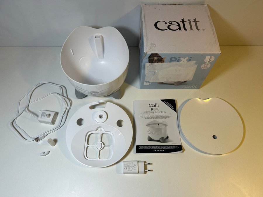 BID! Catit Pixi Cat Water Fountain 2.5 L White!