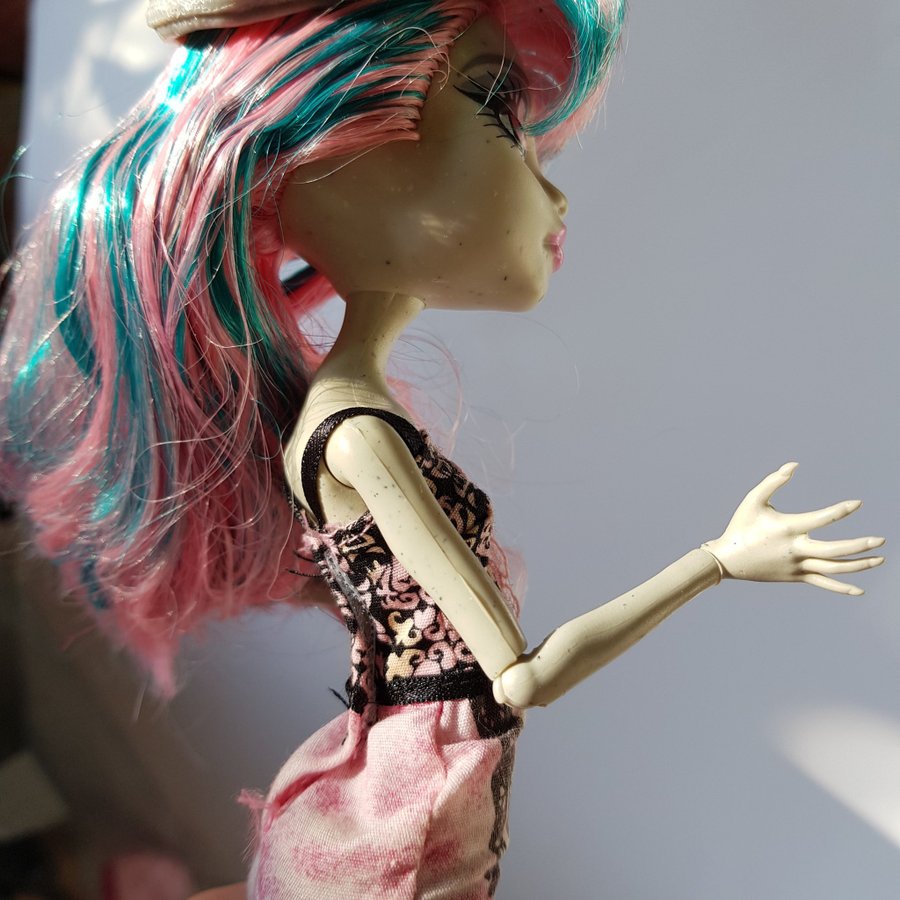 Monster High docka Mattel Scaris City Of Frights Rochelle Goyle