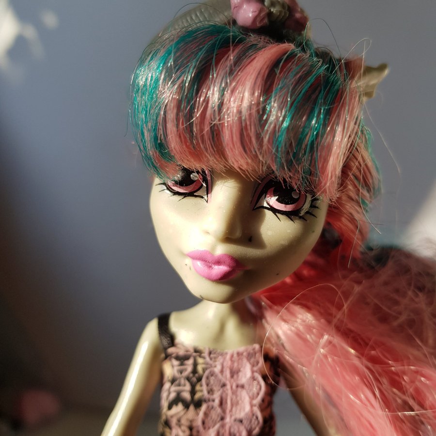 Monster High docka Mattel Scaris City Of Frights Rochelle Goyle