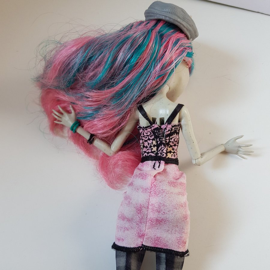 Monster High docka Mattel Scaris City Of Frights Rochelle Goyle