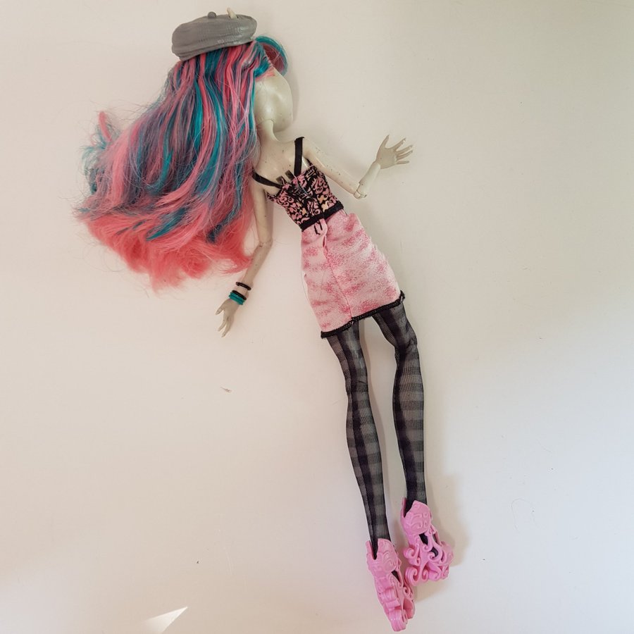 Monster High docka Mattel Scaris City Of Frights Rochelle Goyle