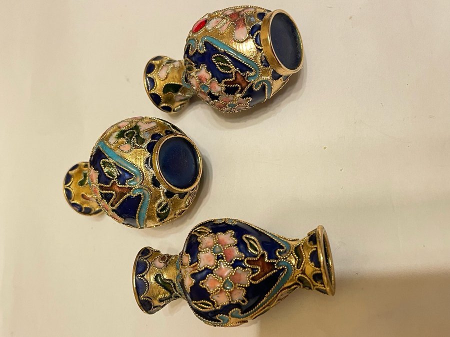 CLOISONNE 3 st små vaser med fin dekor