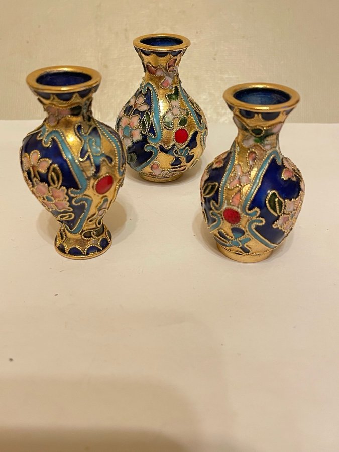 CLOISONNE 3 st små vaser med fin dekor