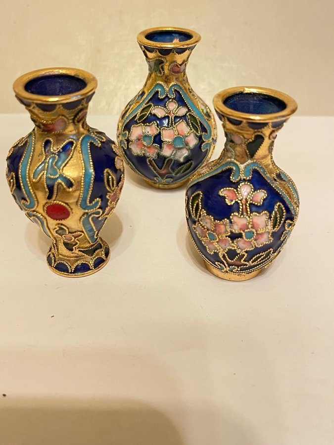 CLOISONNE 3 st små vaser med fin dekor