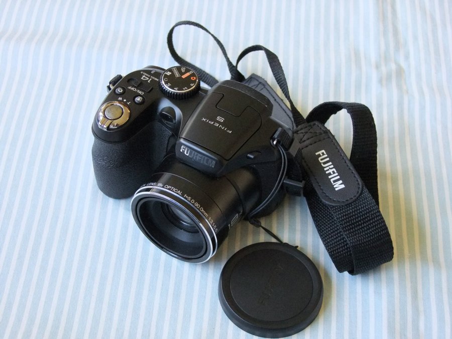 Fujifilm Finepix S2980 14 Mpixlar och 18x optical zoom