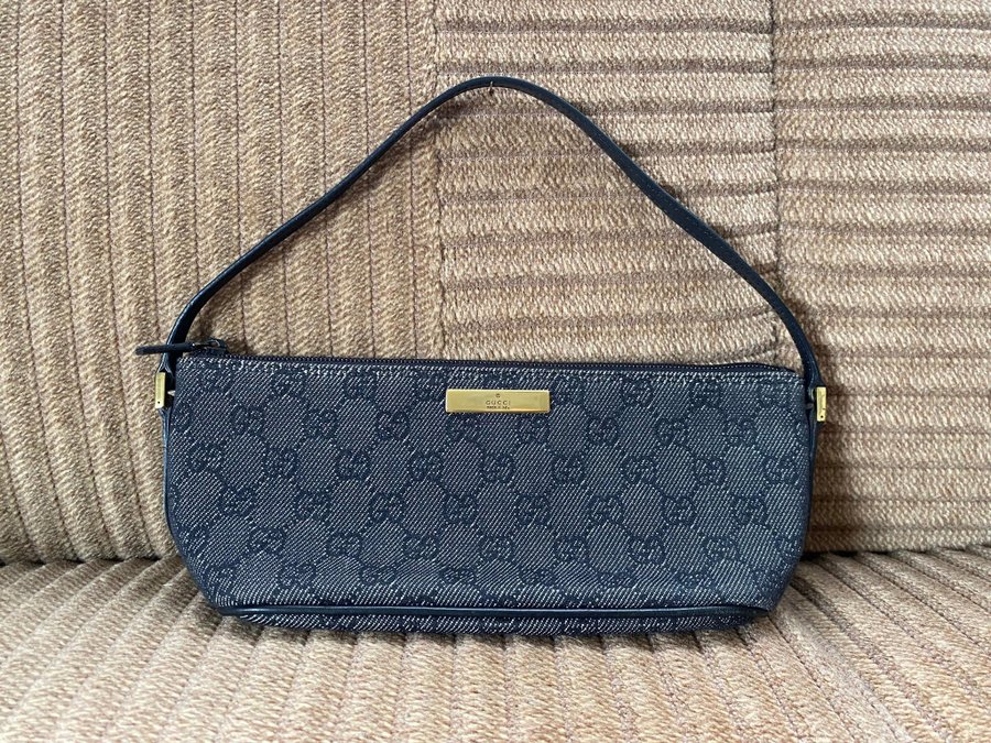 Vintage Gucci Boat Pochette