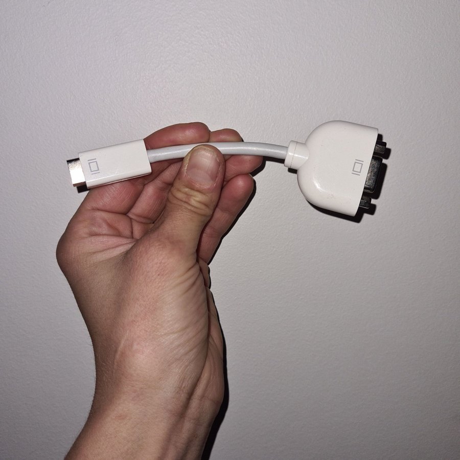 APPLE MINI-DVI TILL VGA ADAPTER