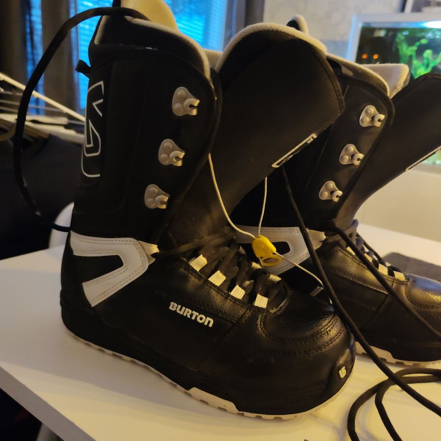 Burton tribute Snowboard boots