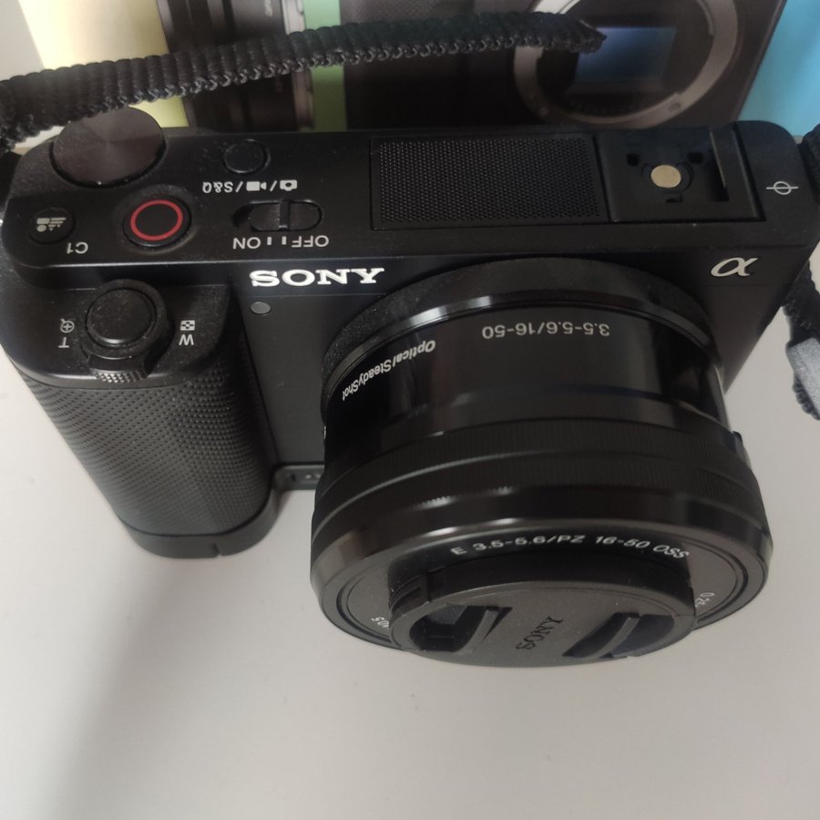 Sony ZV-E10 med SEL1650 +smallrig