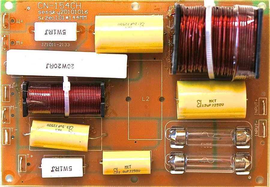 2st 3vägs delningsfilter CN154 av hög kvalitet 4x250V polykarbonatkondensatorer