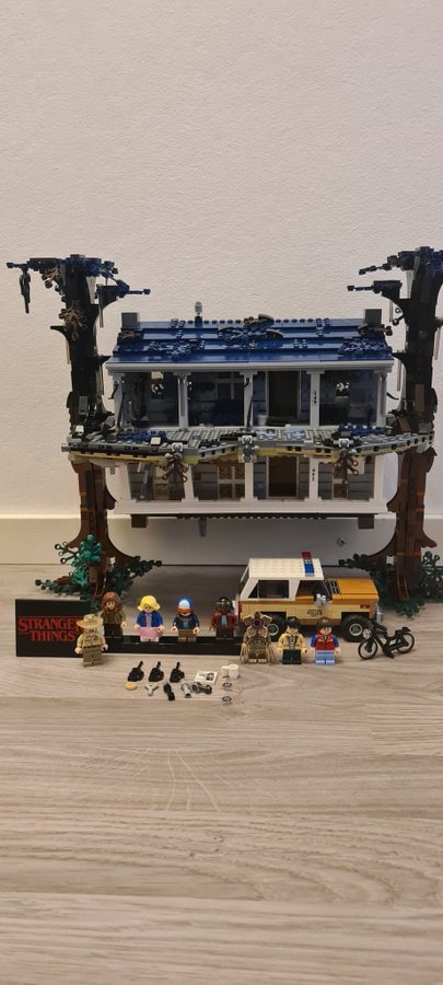 Lego 75810 Stranger Things the upside down